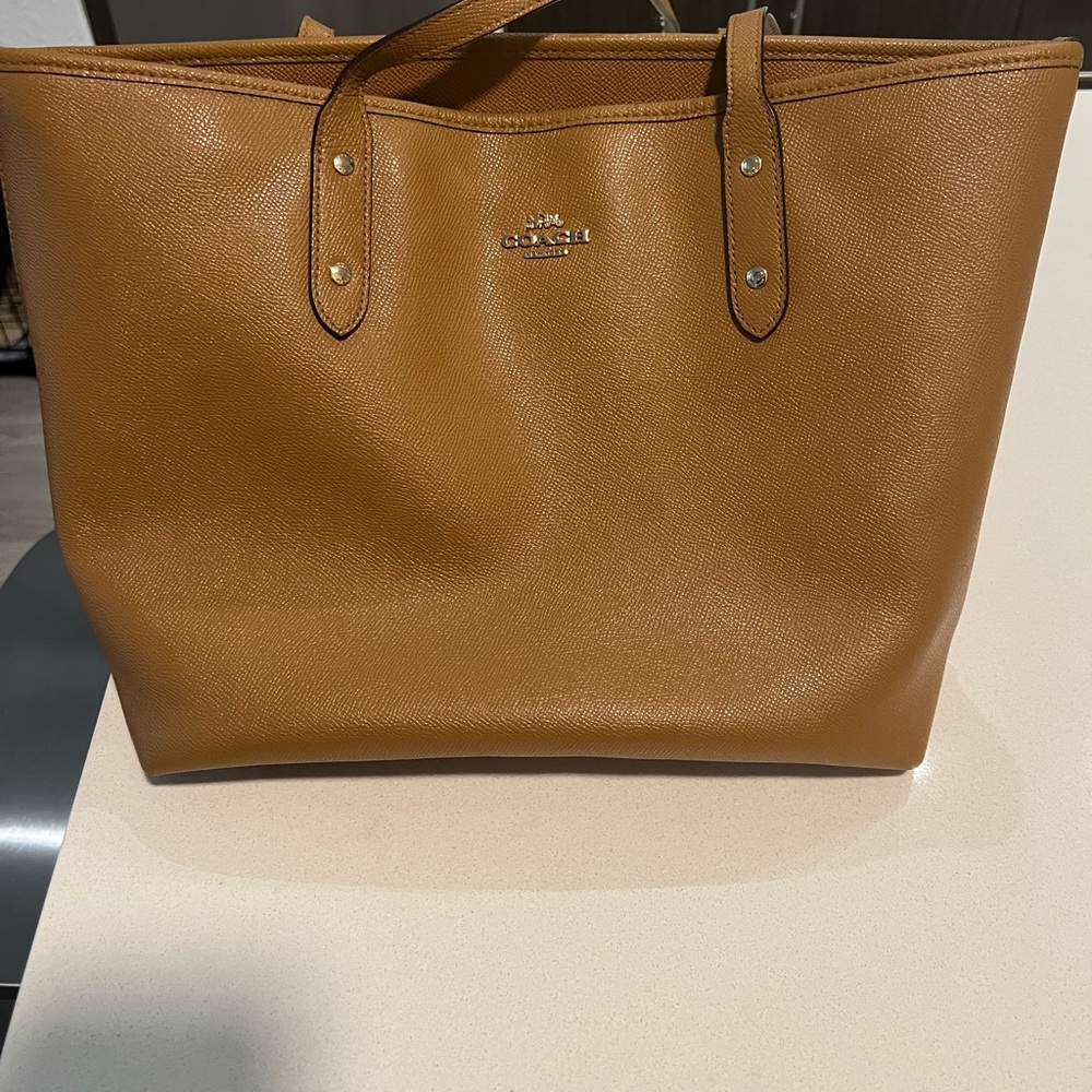 Coach tote